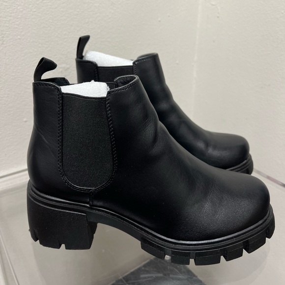 Black Ankle Boots size 7.5 - Picture 1 of 4